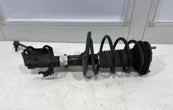 Toyota Avensis T270 Front shock absorber/damper 4852005313 14913630
