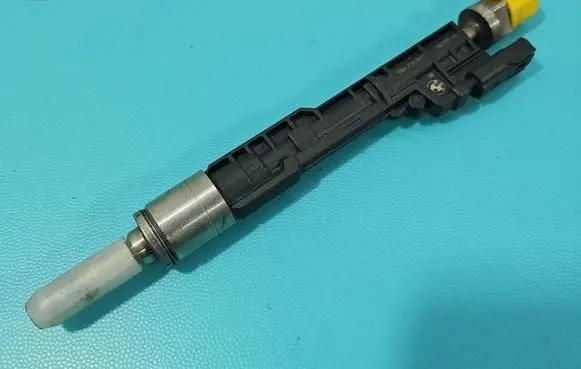 BMW 5 F10 F11 Fuel injector 7597870 IMPRK1512038