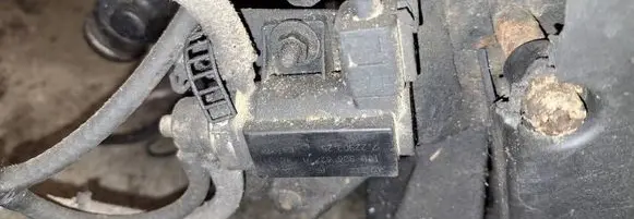 Audi A4 S4 B5 8D Turbo solenoid valve 1j0906627 72790325