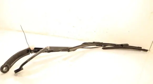 Renault Captur Front wiper blade arm