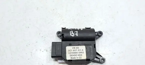 Volkswagen PASSAT B7 Air flap motor/actuator 3C1907511A