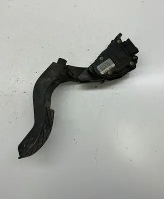 Audi A4 S4 B5 8D Accelerator throttle pedal 8D1721523 6PV00777007