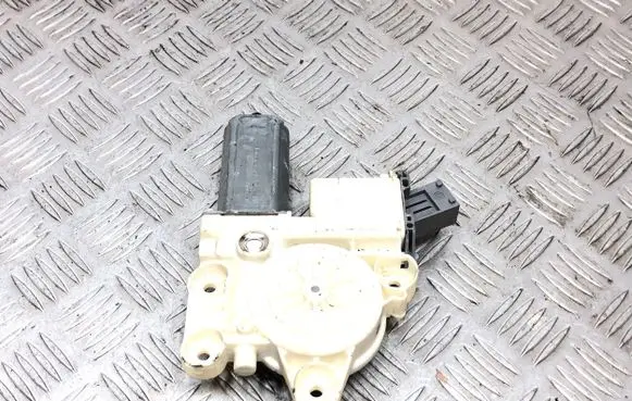 Toyota Avensis T250 Front door window regulator motor 994023 6982005050100 992045100