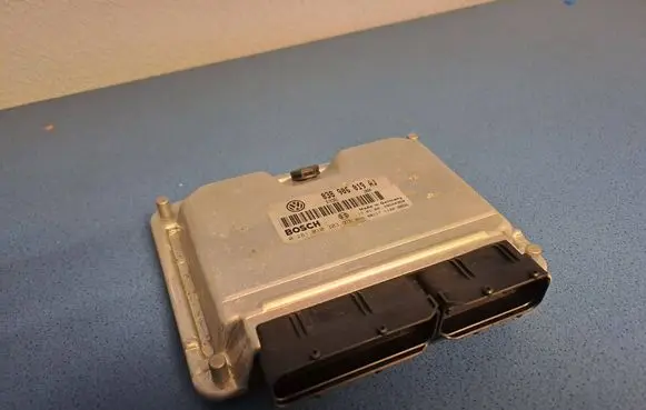 Volkswagen PASSAT B5 Engine control unit/module 038906019AJ 28SA4358 0281010303