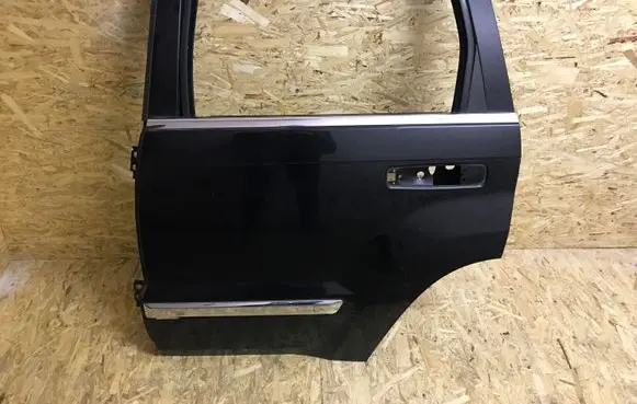 Jeep Cherokee Rear door
