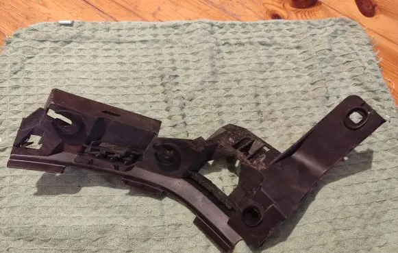 Volkswagen Golf Plus Rear bumper mounting bracket 5M0807393A 5M0807393