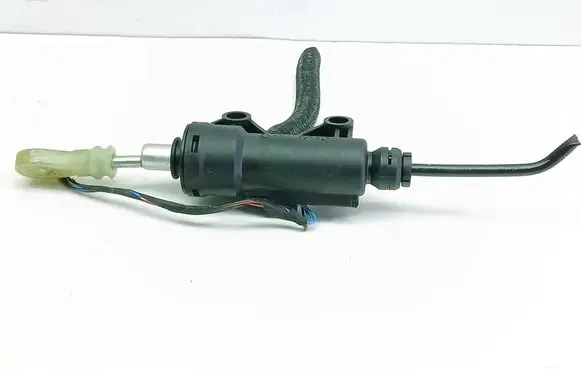 BMW 5 F10 F11 Clutch master cylinder 6789732 13570610