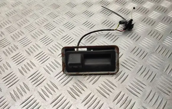 Volkswagen PASSAT B7 Tailgate handle with camera 3C9827566A 1T0827229