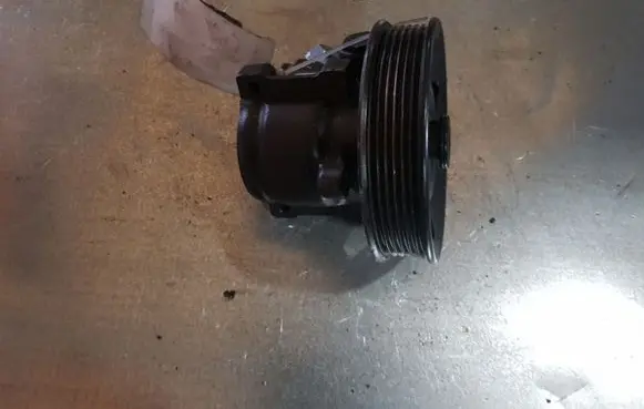 Ford Mondeo MK II Power steering pump