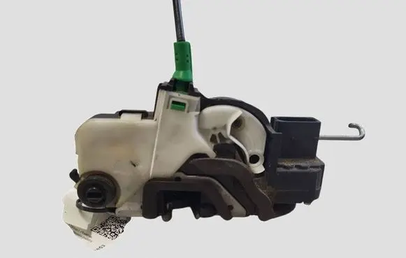 Opel Astra J Rear door lock 3023880RH26