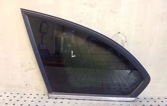 Chevrolet Captiva Rear side window 96622512