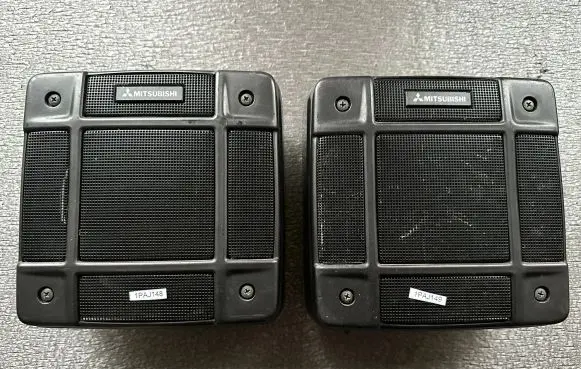 Mitsubishi Pajero Front door speaker MB571598 MB509515 MB571510