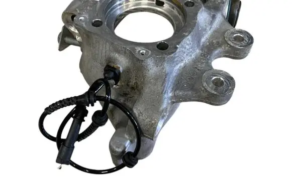 BMW M6 Rear wheel hub spindle/knuckle 2284142 33322284142