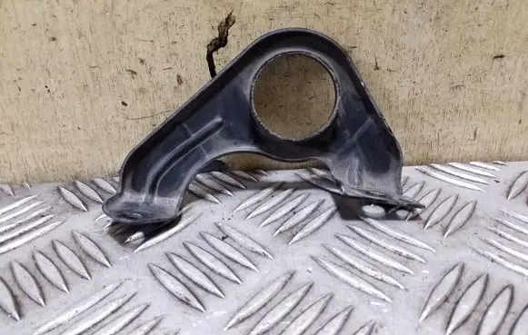 Radiator mount bracket