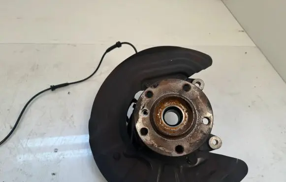 BMW X3 F25 Front wheel hub 6787513 6853056