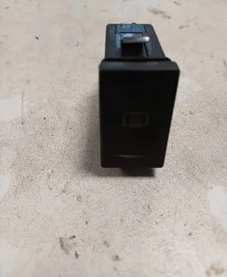 Volkswagen PASSAT B5.5 Windscreen/window heater switch 3B0959621C