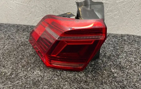 Volkswagen Tiguan Rear/tail lights 5NA945207J