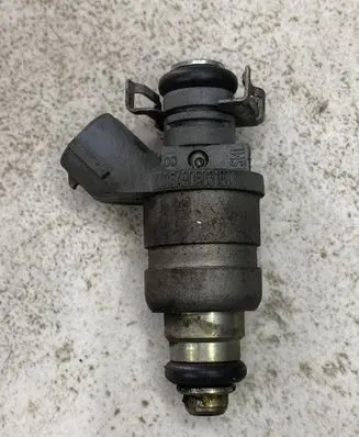 Volkswagen Golf V Fuel injector 06A906031BT