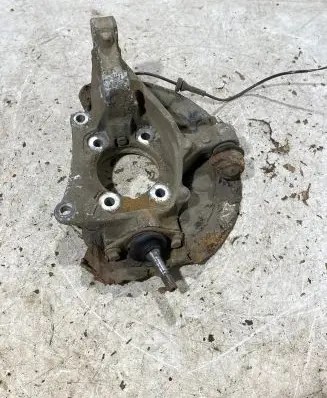 Front wheel hub spindle knuckle