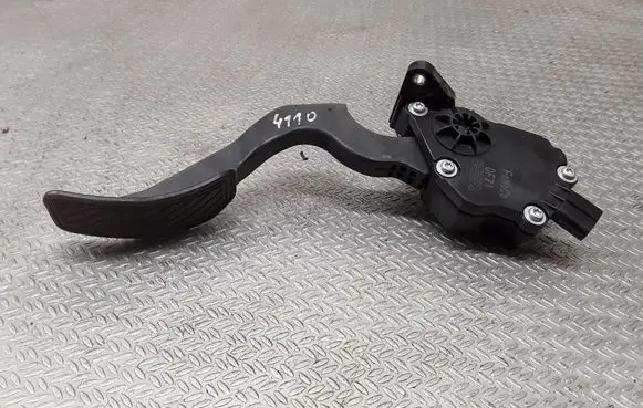 Mazda 2 Accelerator throttle pedal K42387410