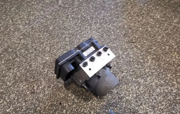 Audi A4 S4 B7 8E 8H ABS Pump 0265950474 8E0910517D