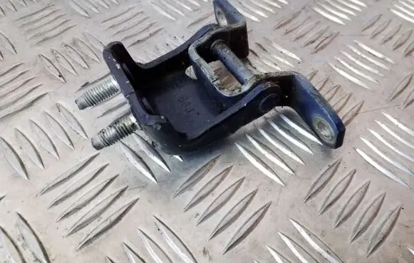 Suzuki Grand Vitara II Rear door upper hinge