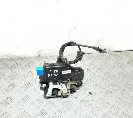 Skoda Octavia Mk2 (1Z) Front door lock 3D2837015