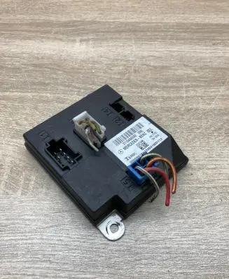 Mercedes-Benz E W211 Fuse module 2115456532 00009918A