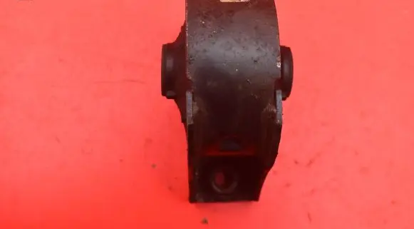 Toyota Avensis T220 Gearbox mounting bracket