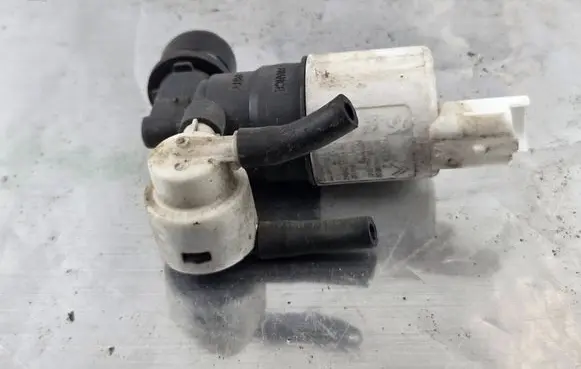 Peugeot 308 Windscreen/windshield washer pump 9632984980 9645163380 9641553880