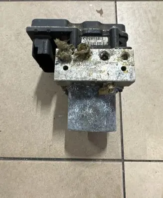 BMW 5 E60 E61 ABS Pump 6774854 6774852