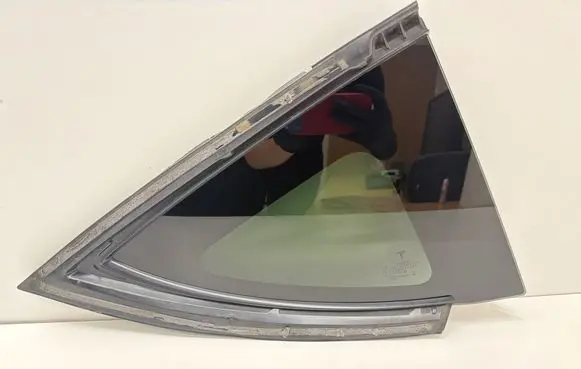 Tesla Model Y Rear vent window glass 160080900C