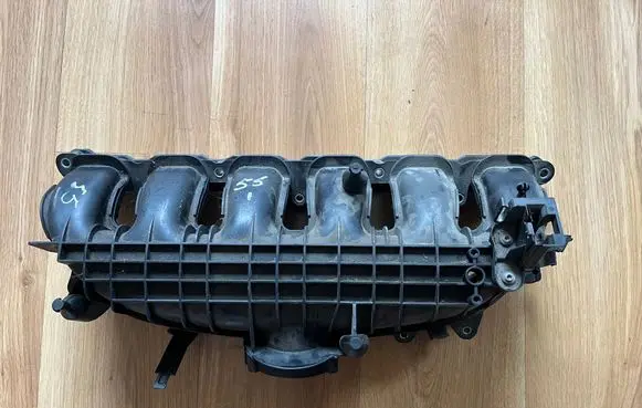 BMW X1 E84 Intake manifold 11617576911 7576911 757691109