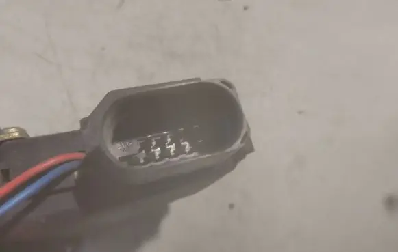 Audi A4 S4 B5 8D Front door lock 4B1837015G