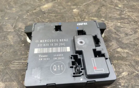 Mercedes-Benz E W211 Door control unit/module 2118201526