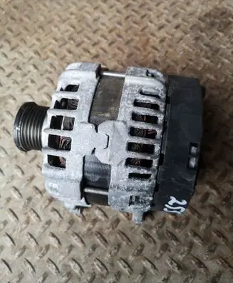 Audi A5 8T 8F Generator/alternator 04L903017E 0125711154