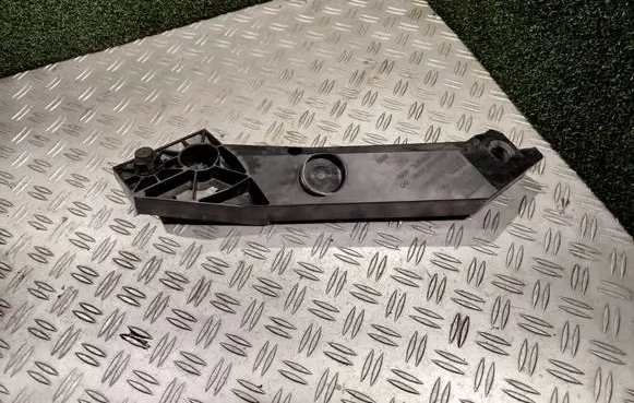 Renault Trafic III (X82) Radiator support slam panel bracket 625001299R