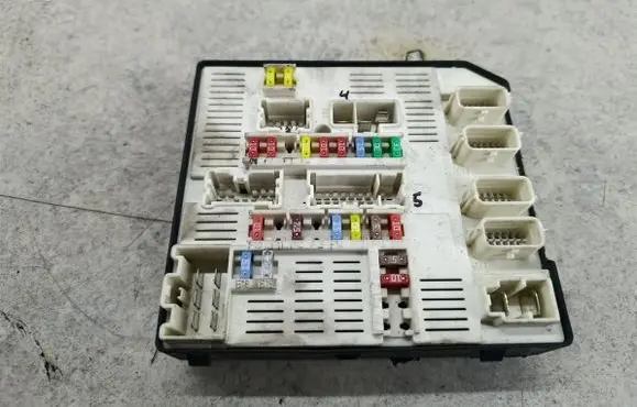 Renault Laguna III Central body control module 284B68744R