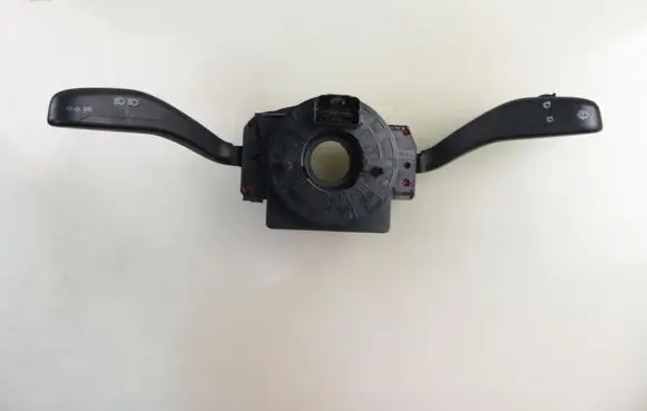 Wiper turn signal indicator stalk/switch
