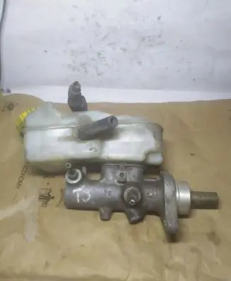 Master brake cylinder