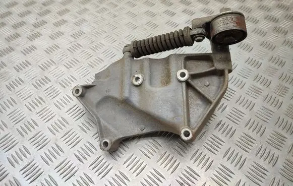 Suzuki Grand Vitara II Generator/alternator bracket 