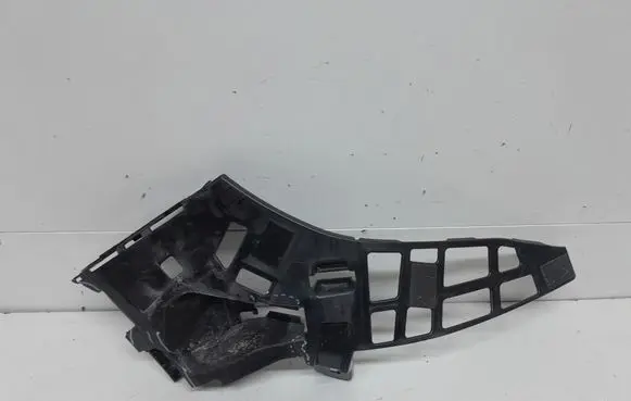 Front bumper mounting bracket