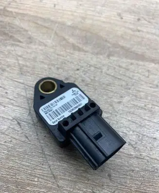 Mitsubishi Outlander Airbag deployment crash/impact sensor 8651A001 USED