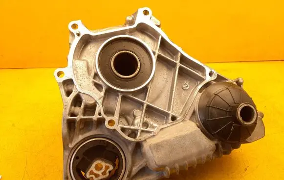 Gearbox transfer box case