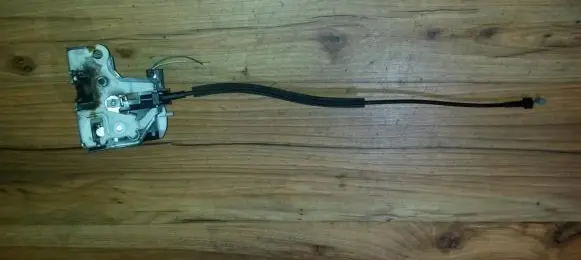 Renault Clio II Front door lock