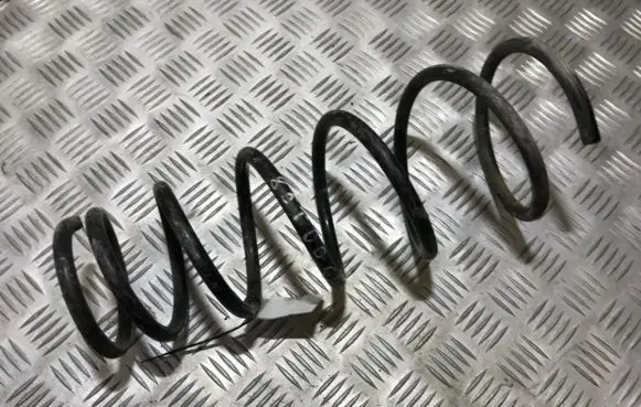 Toyota Avensis T220 Rear coil spring