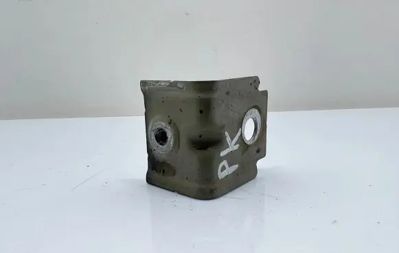 Volkswagen PASSAT B8 Fender mounting bracket 3G0809471