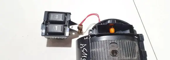 Nissan X-Trail T31 Central locking switch button 