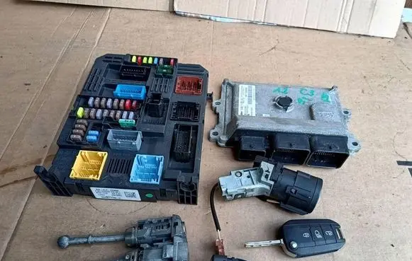 Citroen C3 Engine ECU kit and lock set 9817335080
