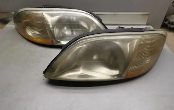 Ford Windstar Headlights/headlamps set 